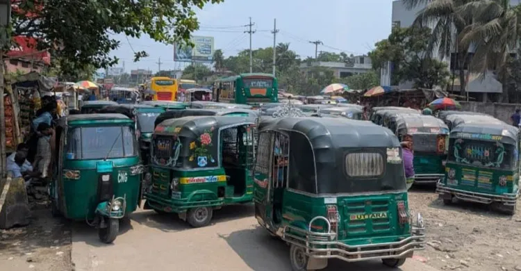 মুন্সিগঞ্জ-নারায়ণগঞ্জ রুটে সিএনজির বাড়তি ভাড়া: যাত্রীদের ভোগান্তি চরমে