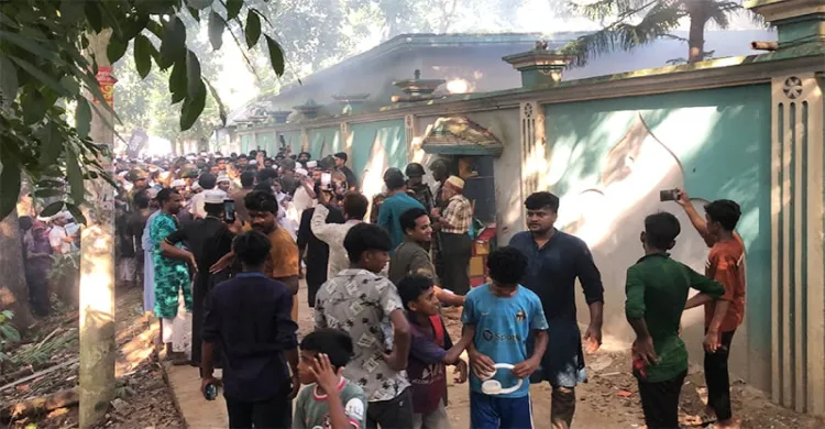 নুরাল পাগলার দরবারে হামলা-ভাঙচুর: পুলিশের মামলায় আসামি ৩ থেকে সাড়ে ৩ হাজার
