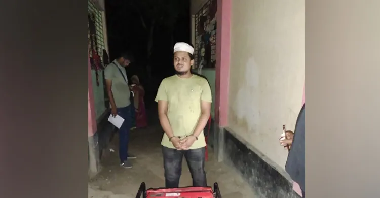 নুরাল পাগলের দরবার শরীফ থেকে লুট হওয়া জেনারেটরসহ গ্রেপ্তার ১