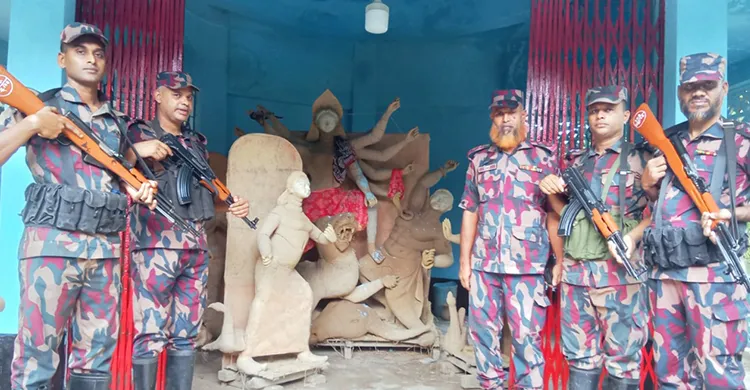 শারদীয় দুর্গাপূজায় সীমান্ত এলাকায় ৫৯ পূজা মন্ডপে বিজিবির কঠোর নিরাপত্তা