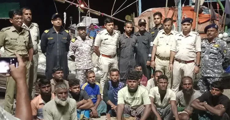 পিরোজপুরের ১৩ জেলে ভারতের কারাগারে,পরিবারে চলছে আহাজারি