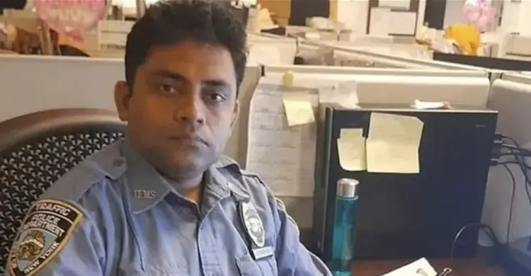 প্রধান উপদেষ্টার সঙ্গে নিউইয়র্কে বন্দুকধারীর হামলায় নিহত পুলিশ কর্মকর্তা দিদারুল ইসলামের পরিবারের সাক্ষাৎ