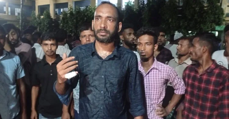 শ্যামনগরে বিএনপির সম্মেলন, জাল ভোট দেওয়ায় ধরা পড়ে ছুরিকাঘাত