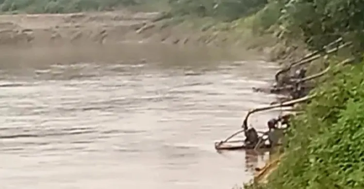 কুলাউড়ায় অবৈধভাবে বালু উত্তোলনে ২ লাখ টাকা জরিমানা