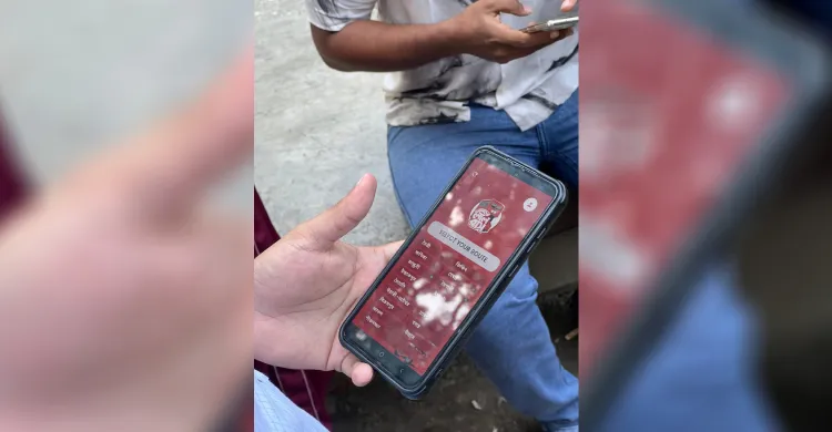 ঢাবির পরিবহন ব্যবস্থায় নতুন দিগন্ত: ‘আমাদের লাল বাস’ লাইভ ট্র্যাকিং অ্যাপ চালু