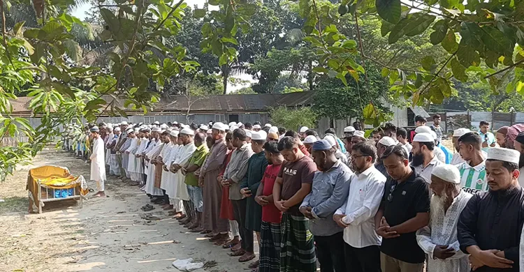 আবুল কালামের দাফন সম্পন্ন, স্ত্রীর আহাজারিতে ভারী পরিবেশ