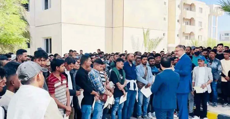 লিবিয়া থেকে দেশে ফিরলেন আরও ৩১০ বাংলাদেশি