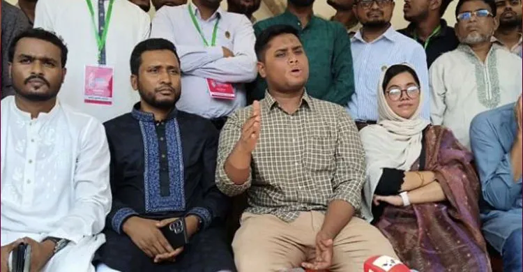 ইসি যে সিদ্ধান্ত নেয়, সেগুলোর কোনো নীতিমালা নেই: এনসিপি নেতা হাসনাত