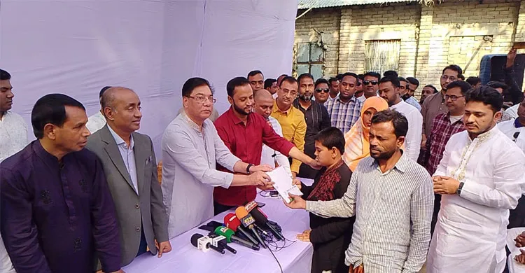 শৈলকূপার প্রতিবন্ধী নাজনীনের চিকিৎসায় সহায়তা দিলেন তারেক রহমান