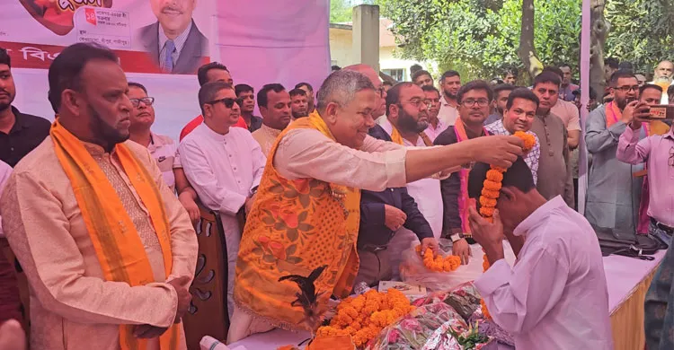 শ্রীপুরে বিএনপিতে যোগ দিলেন ৮ আদিবাসী জাতিগোষ্ঠীর পাঁচ শতাধিক সদস্য