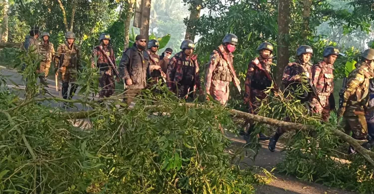 ঢাকাসহ চার জেলায় আইনশৃঙ্খলা নিয়ন্ত্রণে মাঠে বিজিবি মোতায়েন