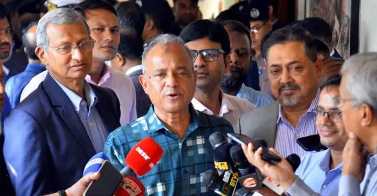 সাংবাদিককে তুলে নেওয়ার বিষয়ে যা বললেন স্বরাষ্ট্র উপদেষ্টা