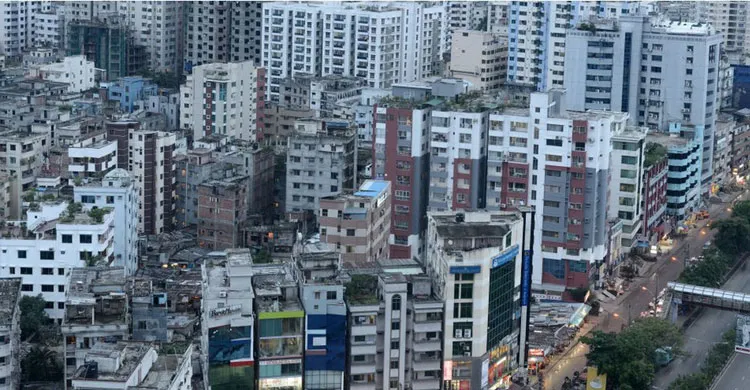 মৃত্যুকে আলিঙ্গন করছে অপরিকল্পিত নগরায়ন