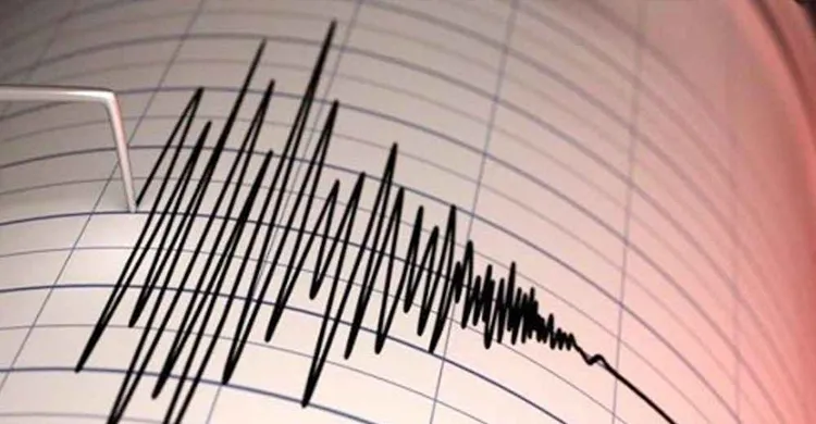 সন্ধ্যায় ঢাকায় পরপর দুইবার ভূমিকম্প, দেশজুড়ে আতঙ্ক