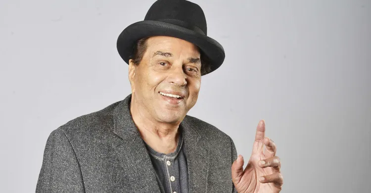 বলিউড অভিনেতা ধর্মেন্দ্র মারা গেছেন