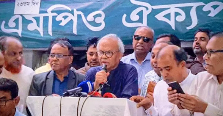 সরকারের আচরণ দেখে মনে হয় গরিব শিক্ষকেরা নাগরিকই নন: রিজভী