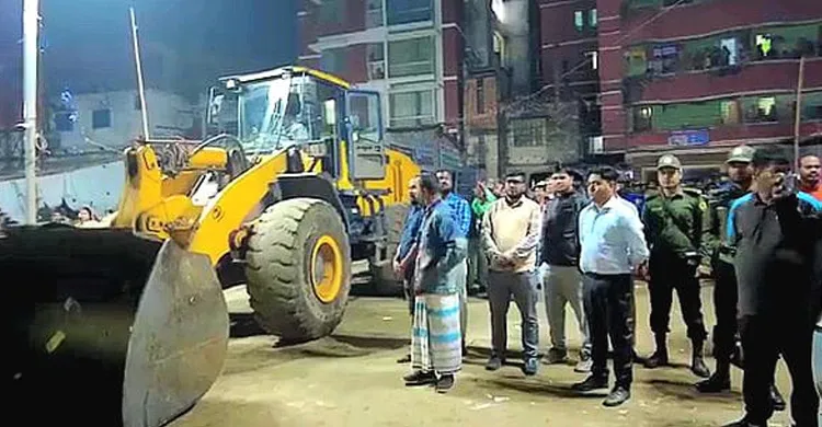 সাভারে অসামাজিক কার্যকলাপের দায়ে বাণিজ্য মেলা বন্ধ করে দিল প্রশাসন