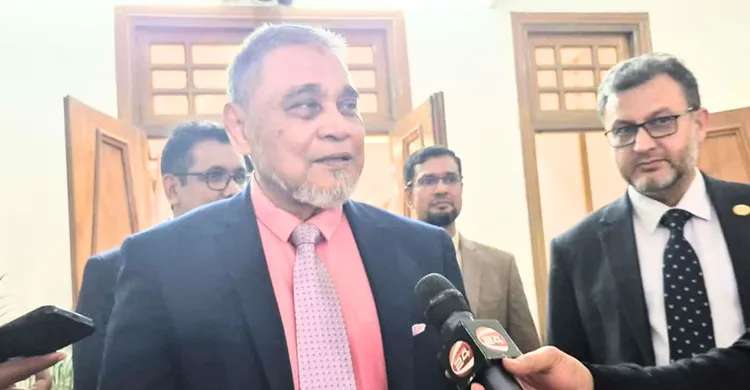 ৩০০ বিচারক চেয়েছেন সিইসি