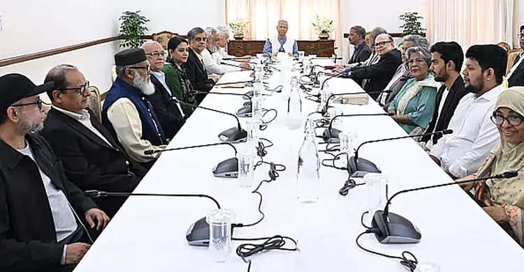 আসিফ ও মাহফুজের মন্ত্রণালয়ে দায়িত্ব কারা পাচ্ছেন