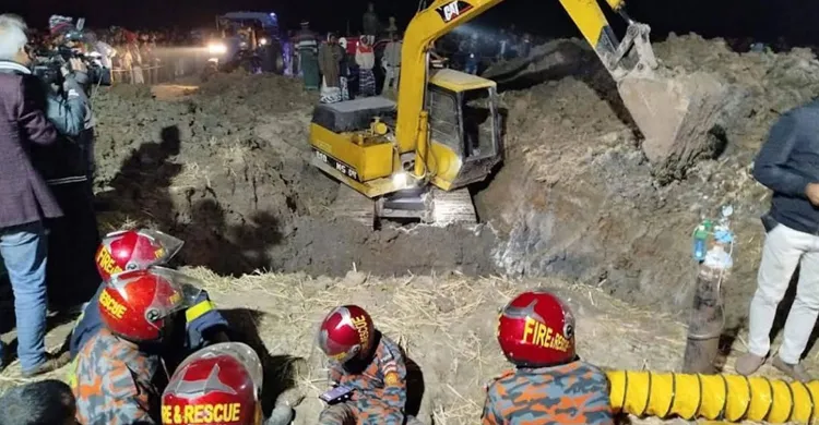 শিশু সাজিদকে উদ্ধারে চলছে সুড়ঙ্গ খোঁড়ার কাজ