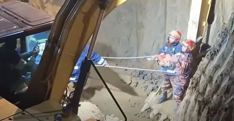 ৩২ ঘণ্টার শ্বাসরুদ্ধকর অভিযানে জীবিত উদ্ধার হলো শিশু সাজিদ