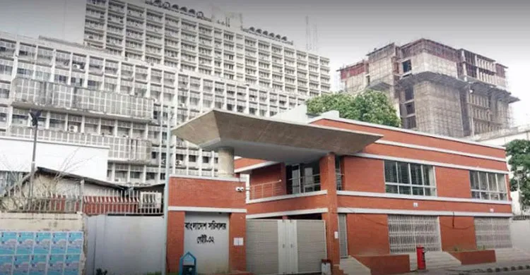 সচিবালয় আন্দোলনে কর্মচারী সভাপতিসহ ১৪ জনের নামে সন্ত্রাস দমনে মামলা