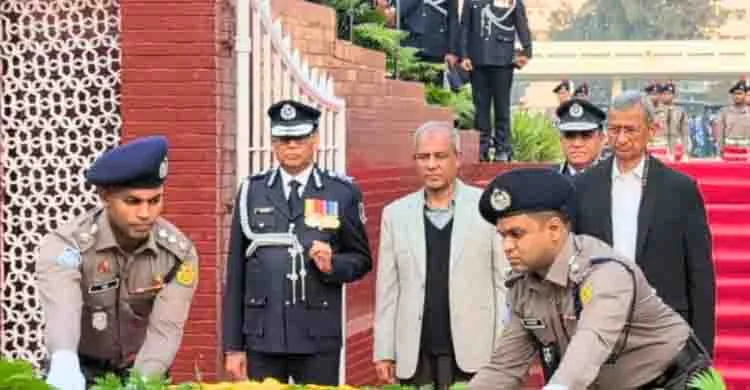 বিজয় দিবসে রাজারবাগ পুলিশ স্মৃতিস্তম্ভে স্বরাষ্ট্র উপদেষ্টা-আইজিপির শ্রদ্ধা