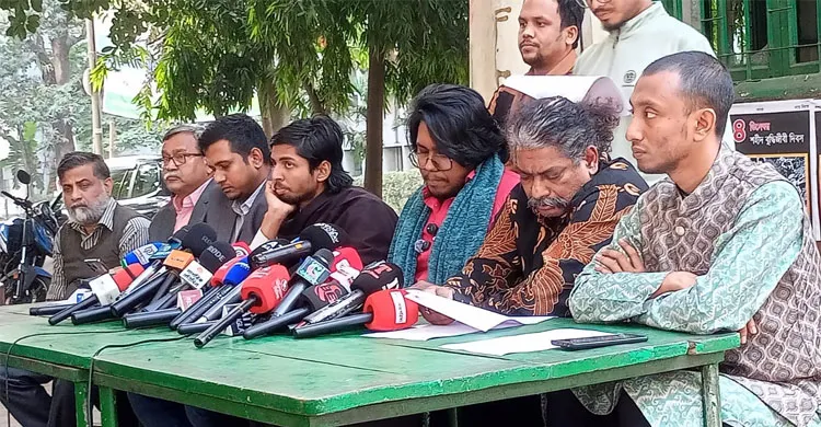 সাবেক সেনা কর্মকর্তা ও জুলাই যোদ্ধাদের ‘চরমপন্থি’ আখ্যা দেওয়ার প্রতিবাদে জুলাই ঐক্যের সংবাদ সম্মেলন