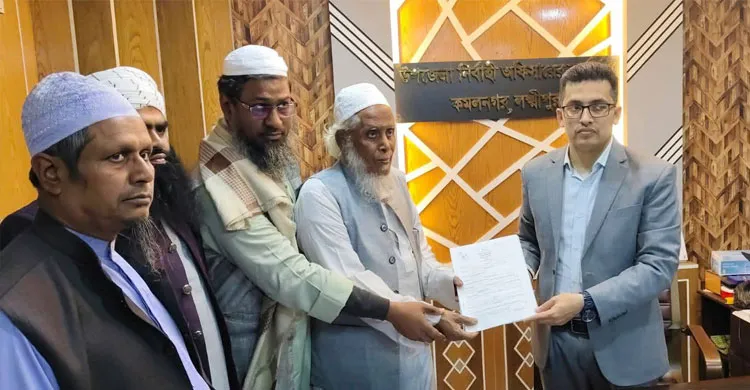 ইসলামী আন্দোলন বাংলাদেশের মনোনীত প্রার্থী আল্লামা খালেদ সাইফুল্লাহর মনোনয়নপত্র গ্রহণ