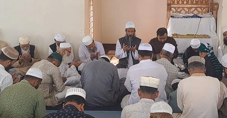 শরীয়তপুরে শহীদ হাদির রুহের মাগফিরাত কামনায় দোয়া