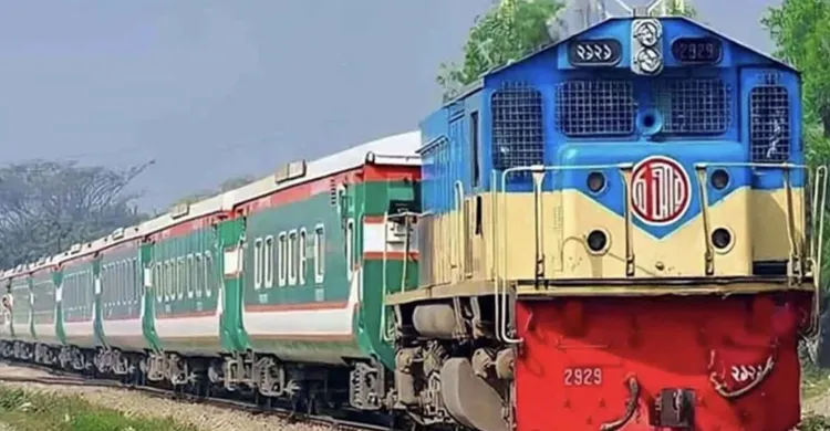 ছয় গুরুত্বপূর্ণ রুটে ট্রেনের ভাড়া বাড়ল, বাড়তি খরচ গুনছেন যাত্রীরা