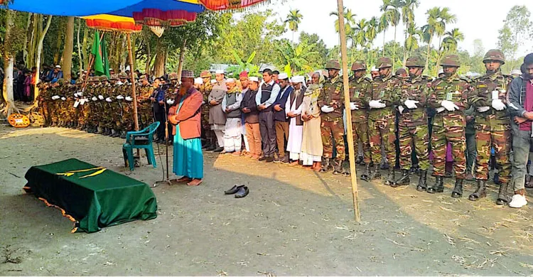 জাতিসংঘ শান্তিরক্ষা মিশনে নিহত উলিপুরের সেনা সদস্য মমিনুল ইসলামের মরদেহ রাষ্ট্রীয় মর্যাদায় দাফন