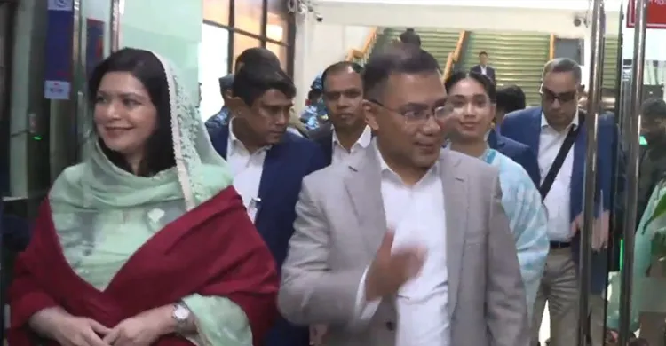 ঢাকায় পৌঁছেছেন তারেক রহমান, বিমানবন্দরে শীর্ষ নেতাদের উপস্থিতি