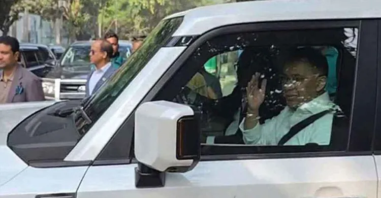 ব্যস্ত কর্মসূচি শেষে নিজ বাসভবনে ফিরলেন তারেক রহমান