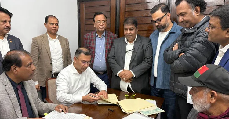 ঢাকা-১৭ ও বগুড়া-৬ আসনে বিএনপি’র প্রার্থী হিসেবে তারেক রহমানের স্বাক্ষর