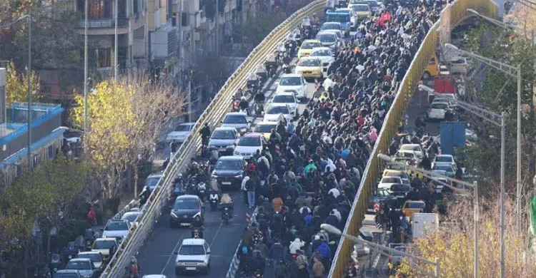 বিক্ষোভে উত্তাল ইরান, নিহত ছয়