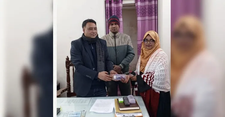 মোহনগঞ্জে বিকাশের টাকা উদ্ধার