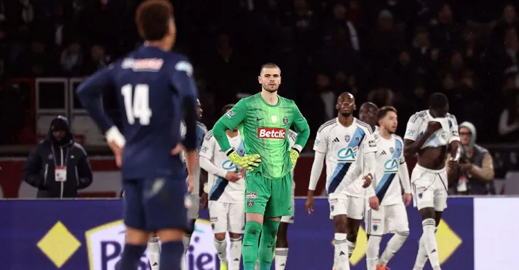 ফরাসি কাপের শেষ ৩২ থেকেই ছিটকে গেল পিএসজি