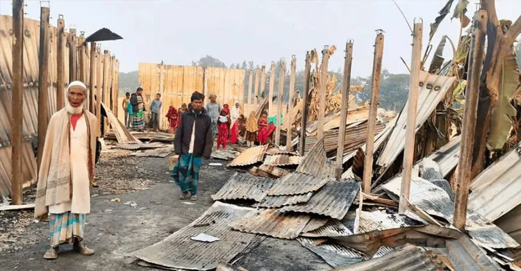 ষষ্ঠ শ্রেণির ছাত্রীকে নিয়ে পলাতক প্রধান শিক্ষক, মাদরাসায় অগ্নিসংযোগ