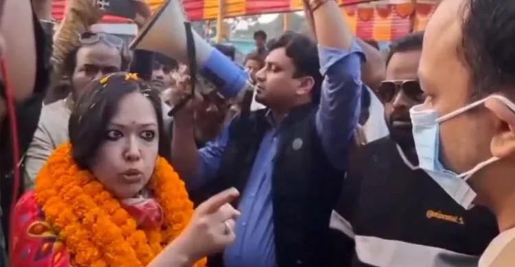 রুমিন ফারহানার জনসভায় আচরণবিধি লঙ্ঘন, আয়োজককে ৪০ হাজার টাকা জরিমানা