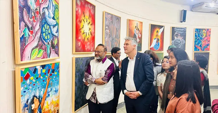 ঢাবি জয়নুল গ্যালারিতে ‘আর্ট ফর ইক্যুয়ালিটি’ শীর্ষক তিন দিনব্যাপী শিল্পকর্ম প্রদর্শনী শুরু