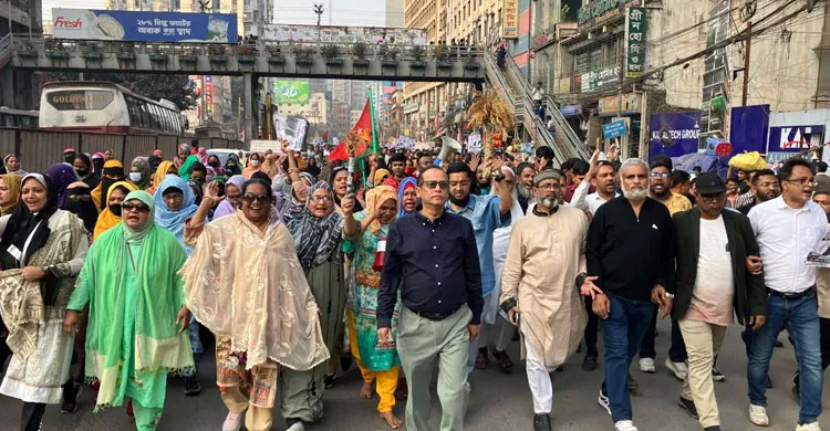 ঢাকা-১১ আসনে শহিদ পরিবারের সদস্যদের সঙ্গে নিয়ে প্রচারণা শুরু ড. এম এ কাইয়ুমের