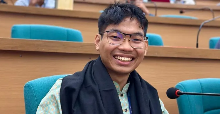 ঢাবি প্রশাসনকে পাল্টা শোকজের ঘোষণা দিলেন সর্ব মিত্র চাকমা