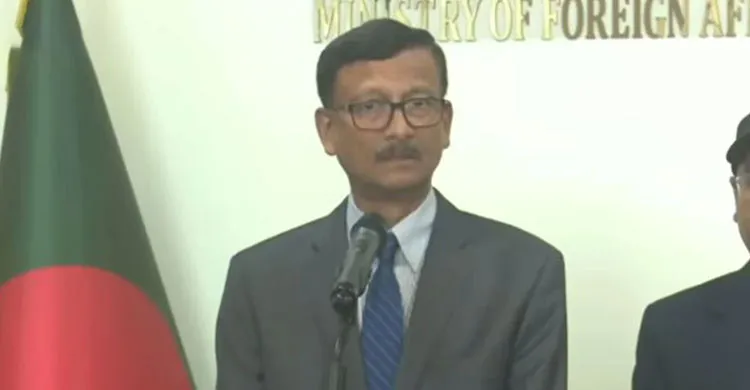 ভারতীয় কূটনীতিকদের পরিবার সরিয়ে নেওয়া নিয়ে যা বললেন পররাষ্ট্র উপদেষ্টা