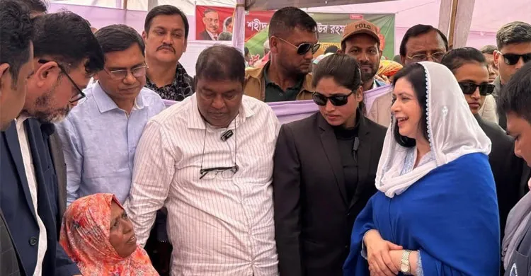 কড়াইল, সাততলা ও টিএনটি বস্তিতে সুবিধাবঞ্চিত নারীদের সমস্যা শোনালেন ডা. জুবাইদা রহমান