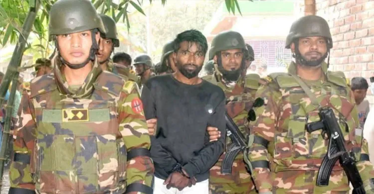 বগুড়ায় অস্ত্রসহ শীর্ষ সন্ত্রাসী আতিক গ্রেফতার