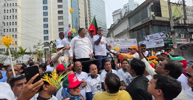 ঢাকা-১৭ আসনে তারেক রহমানের সমর্থনে বিভিন্ন পেশাজীবীদের মিছিল