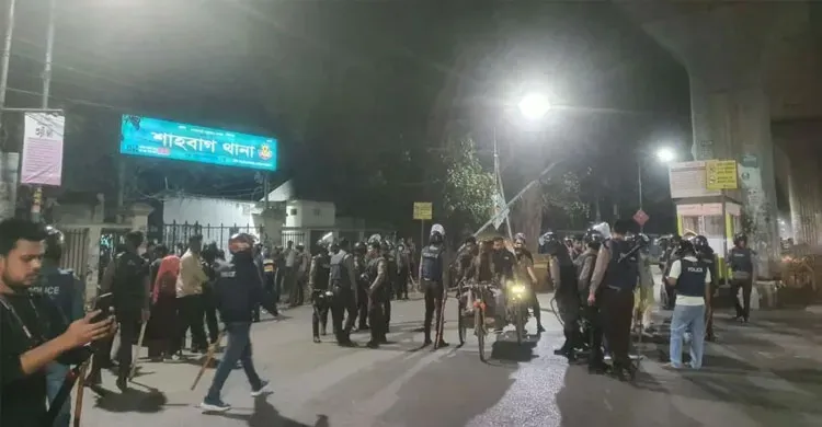 লীগ অ্যাক্টিভ, সবাইকে নিরাপদ স্থানে সরে যাওয়ার আহ্বান ইনকিলাব মঞ্চের