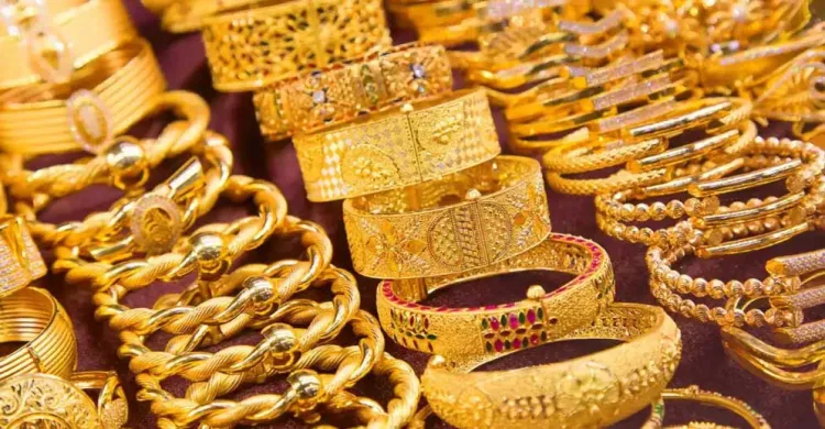 ১২ ঘণ্টার মধ্যেই কমল সোনার দাম, ভরি এখন ২ লাখ ৫৮ হাজার টাকা