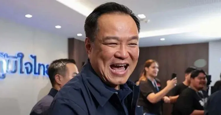 থাইল্যান্ডে নির্বাচনে ভূমজাইথাইয়ের নিরঙ্কুশ জয়